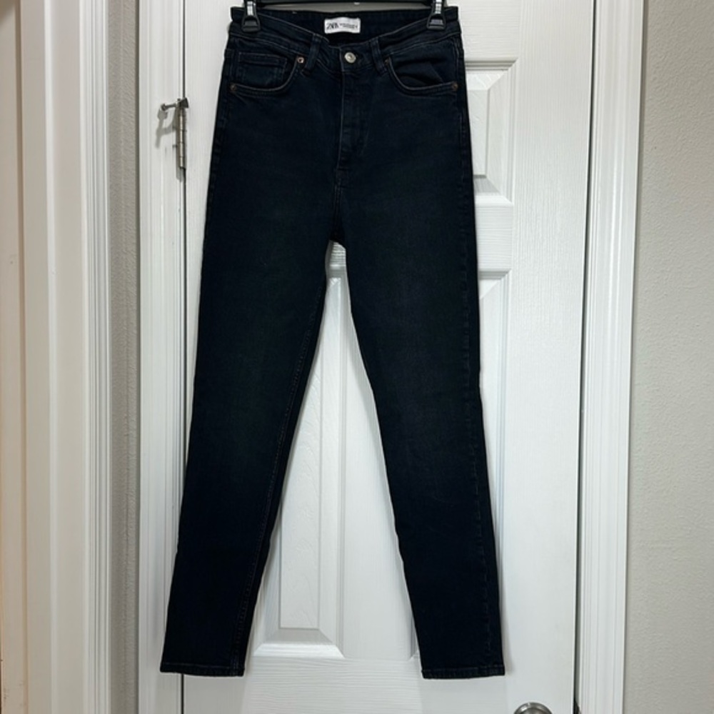 Zara HIGH RISE -SUPER SKINNY- ANKLE LENGTH
Stretch jeans with vintage high waist